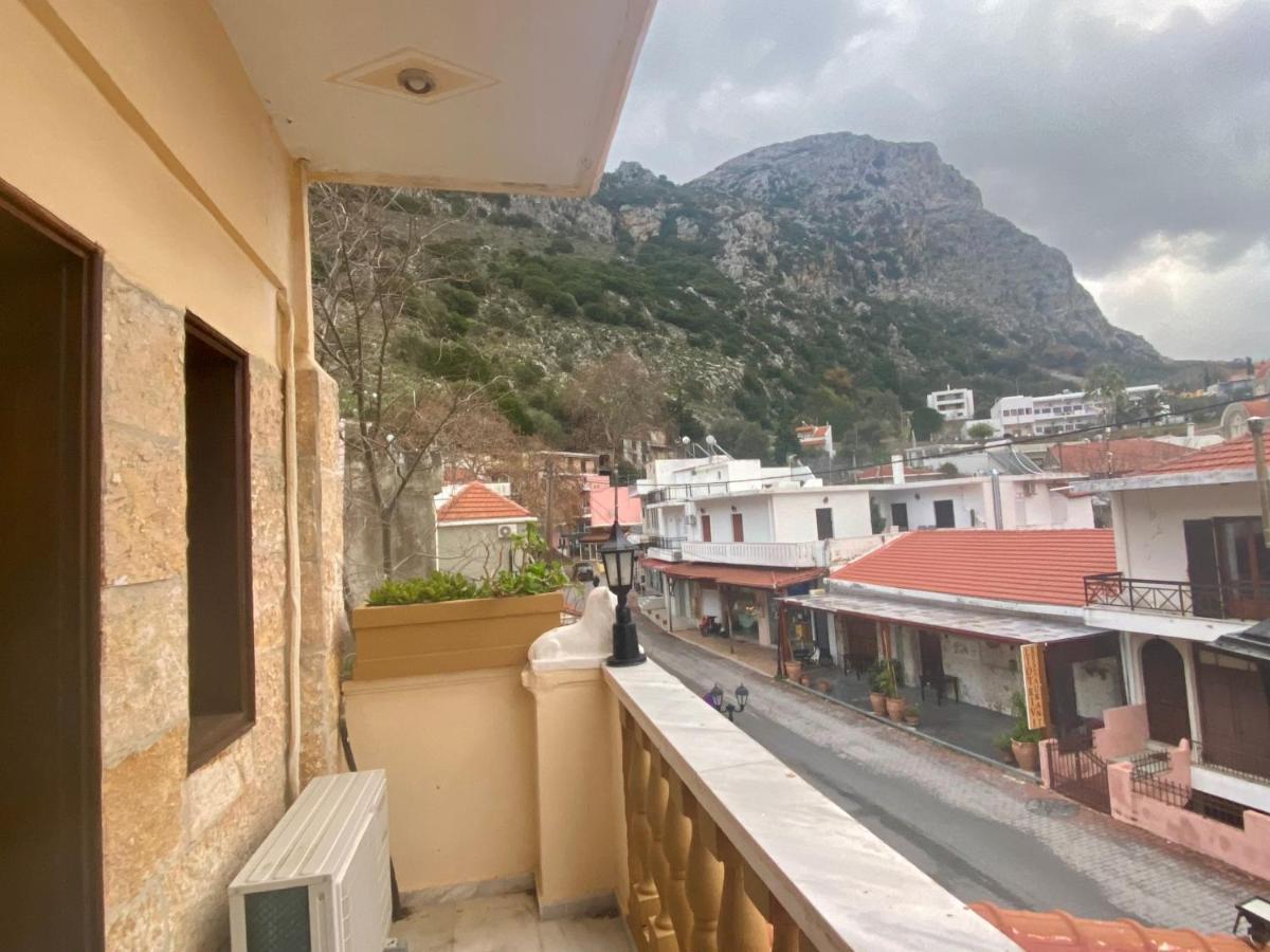 Costas Inn Spílion Buitenkant foto
