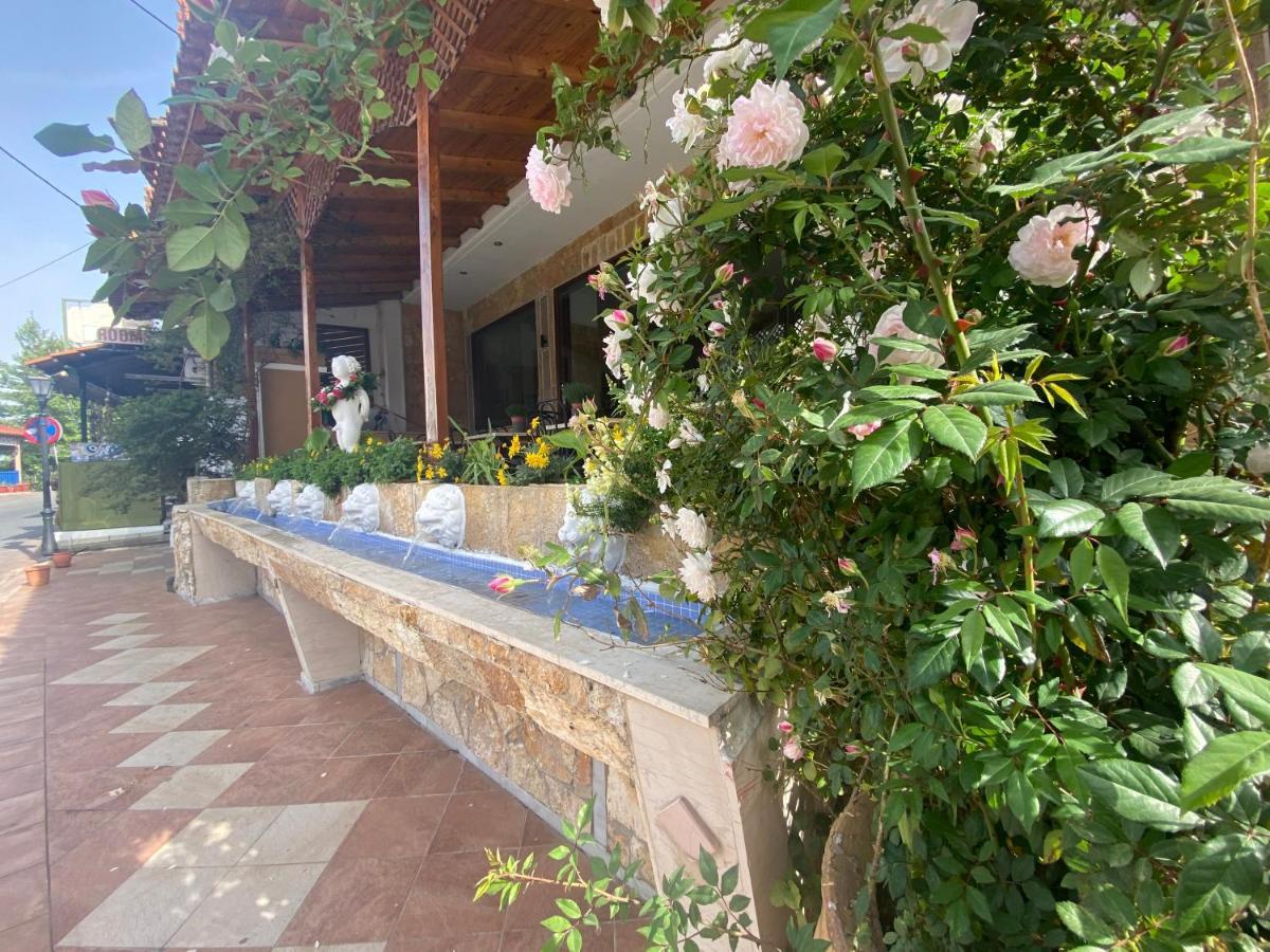 Costas Inn Spílion Buitenkant foto