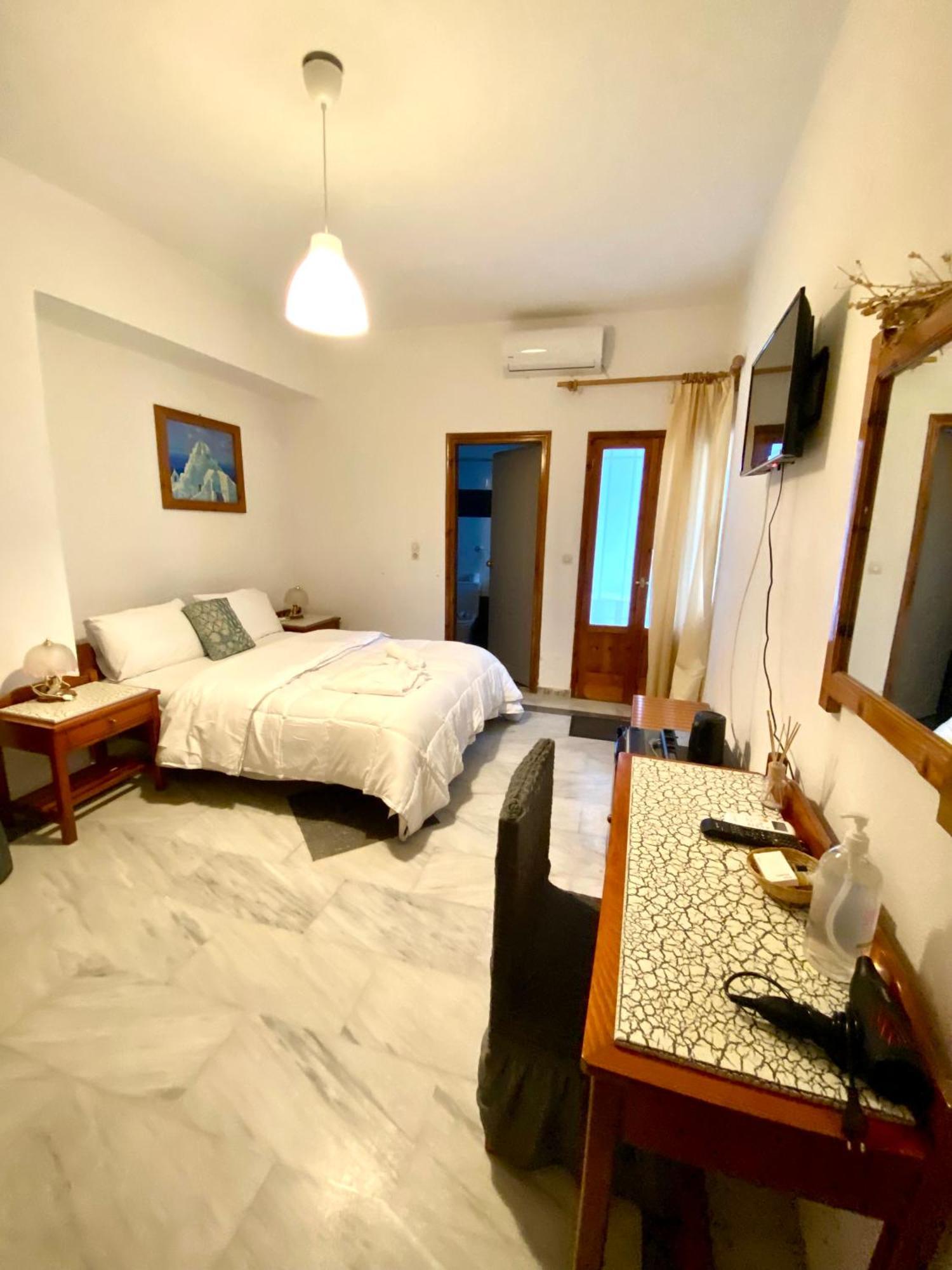 Costas Inn Spílion Buitenkant foto