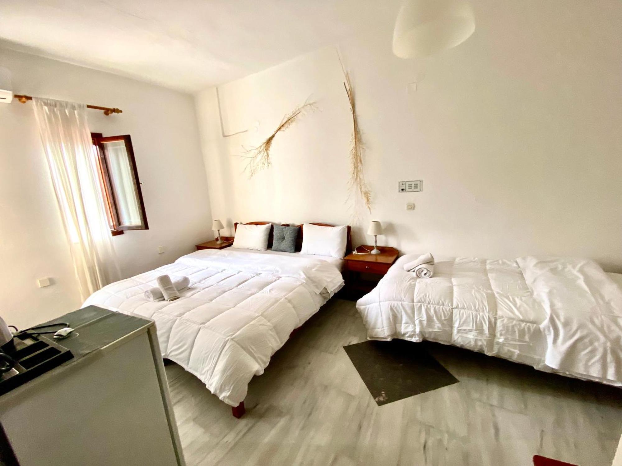 Costas Inn Spílion Buitenkant foto