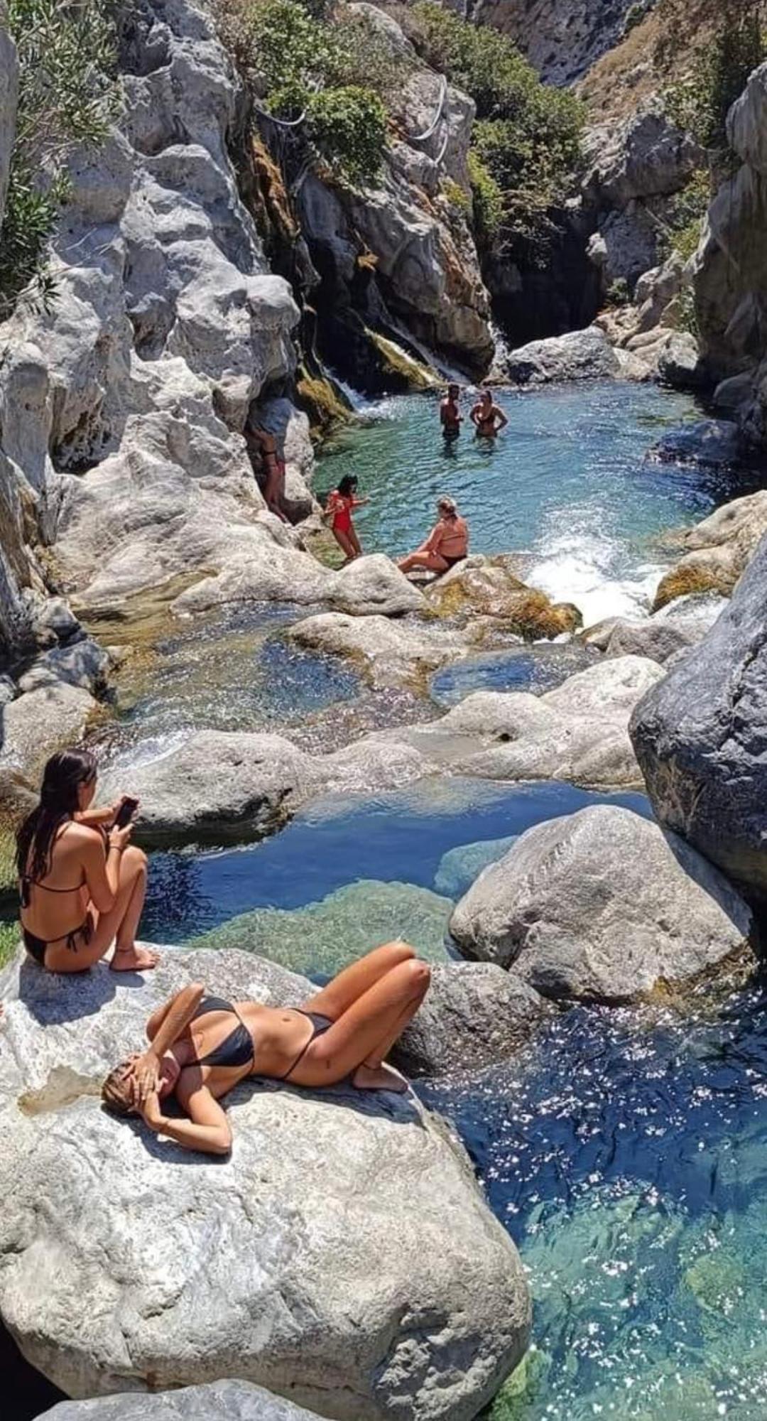 Costas Inn Spílion Buitenkant foto