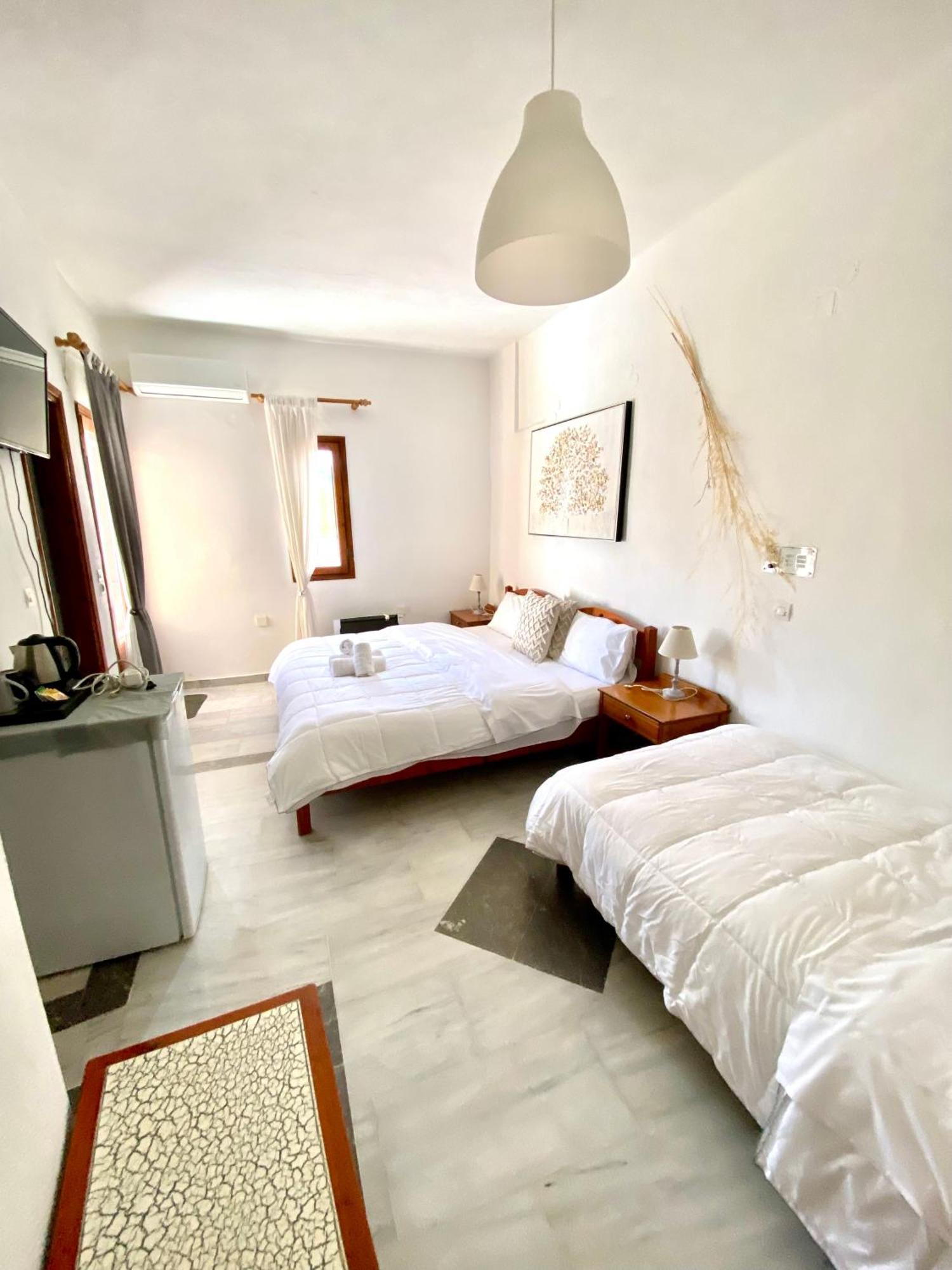 Costas Inn Spílion Buitenkant foto
