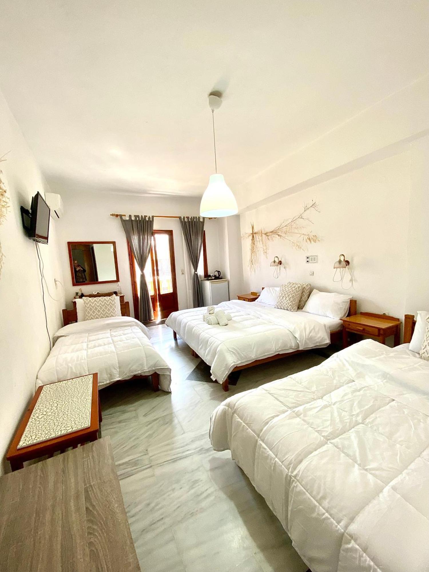 Costas Inn Spílion Buitenkant foto